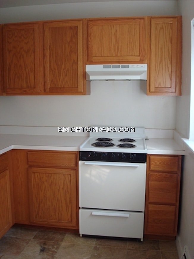 Boston - $2,390 /mo