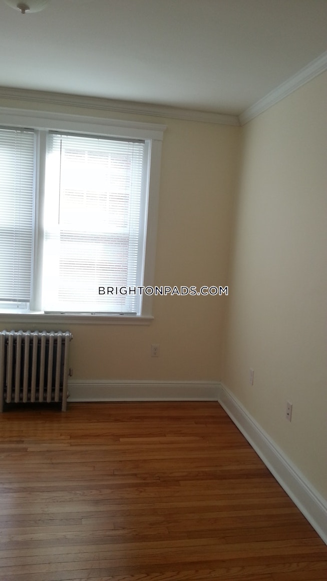 Boston - $2,135 /mo