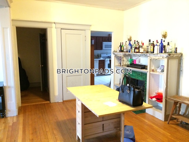 Boston - $3,600 /mo