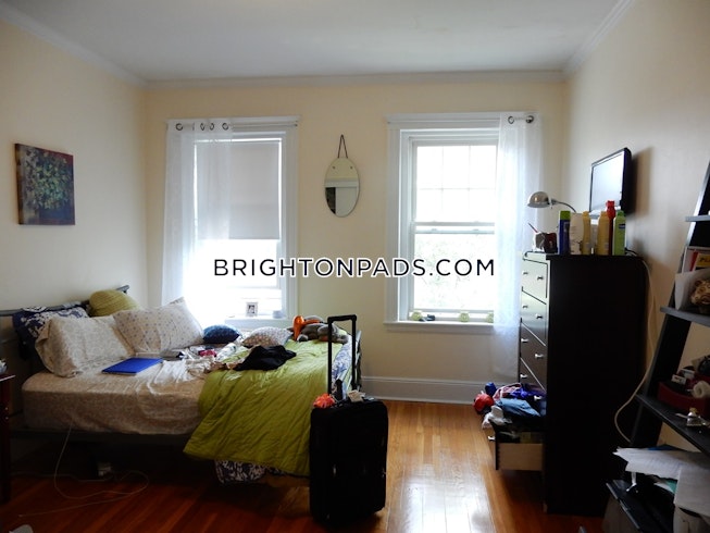 Boston - $3,595 /mo