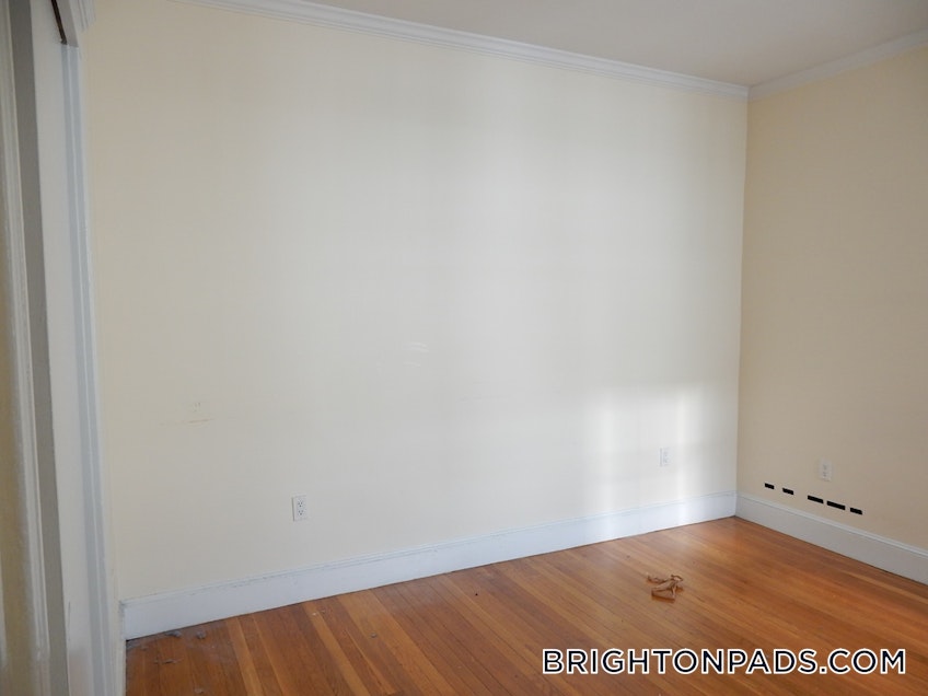 Boston - $3,595 /month