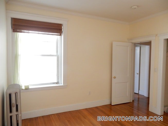 Boston - $3,595 /mo