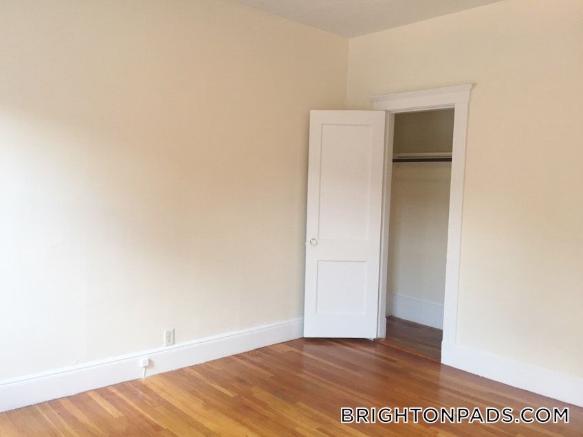 Boston - $3,125 /month