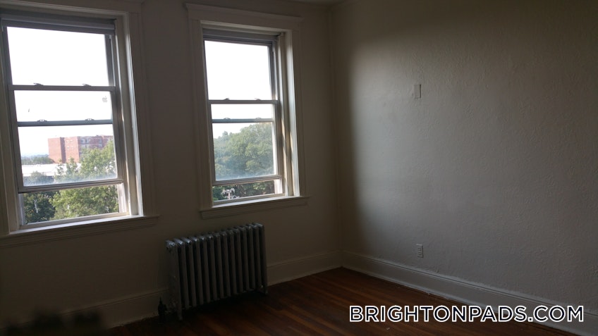 Boston - $3,225 /month