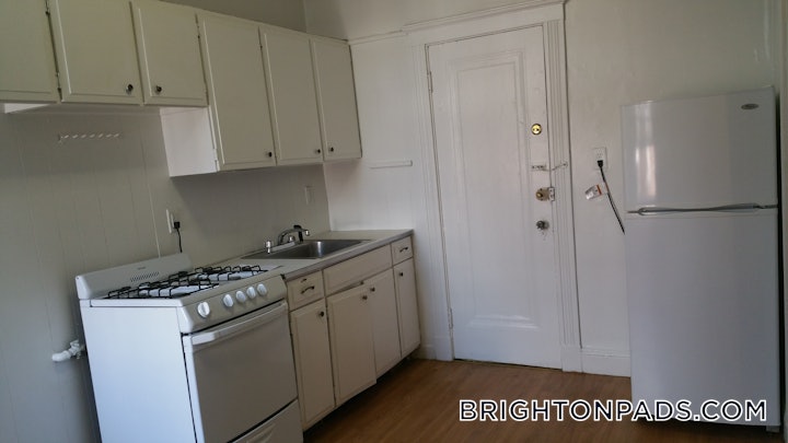 brighton-apartment-for-rent-3-bedrooms-1-bath-boston-3225-48316 