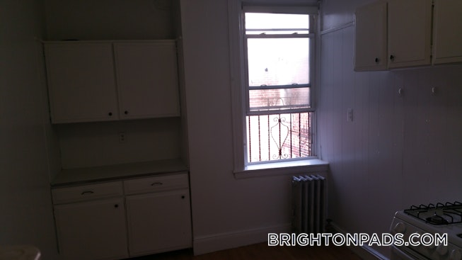 Boston - $3,225 /mo