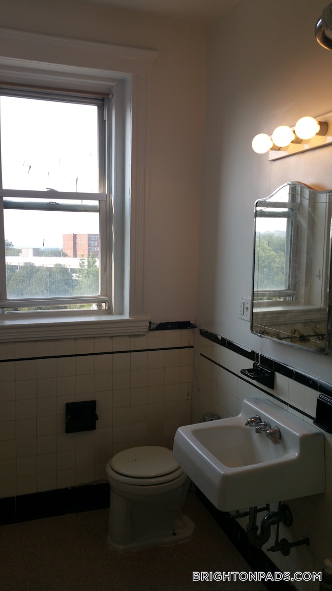 Boston - $3,225 /mo