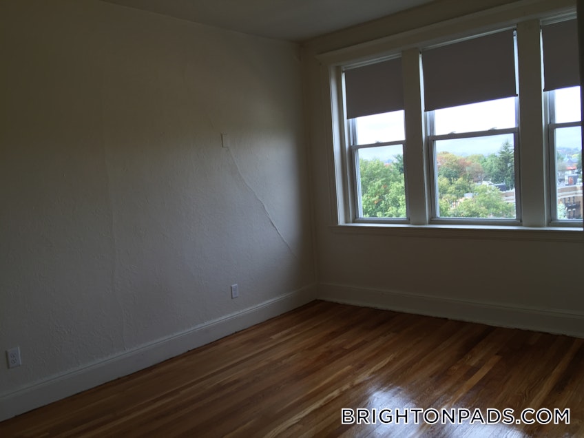 Boston - $3,225 /month