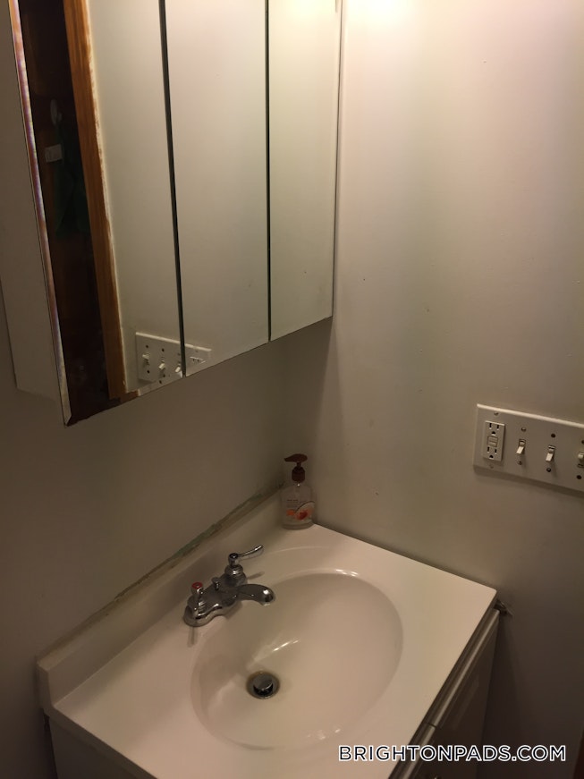 Boston - $5,250 /mo