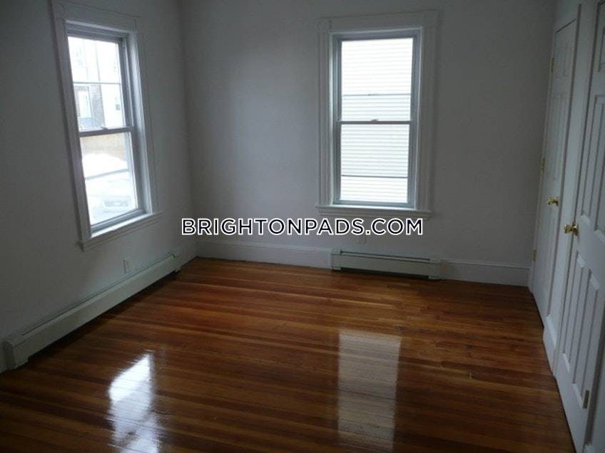 Boston - $2,900 /month