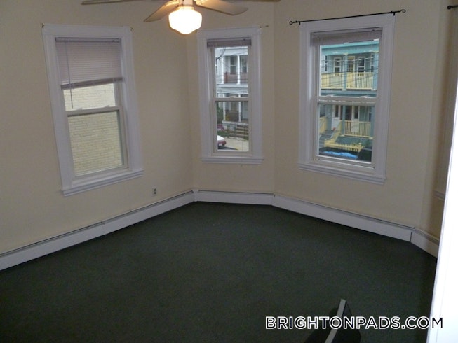 Boston - $3,300 /mo