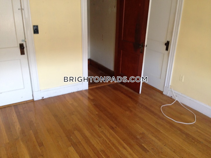 Beechcroft St. Boston picture 7