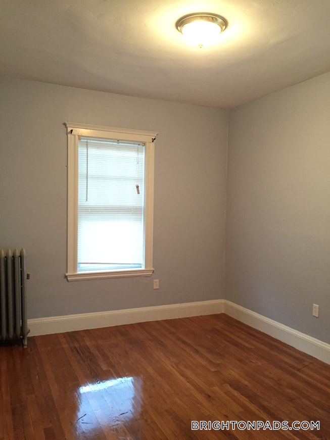 Boston - $3,100 /mo