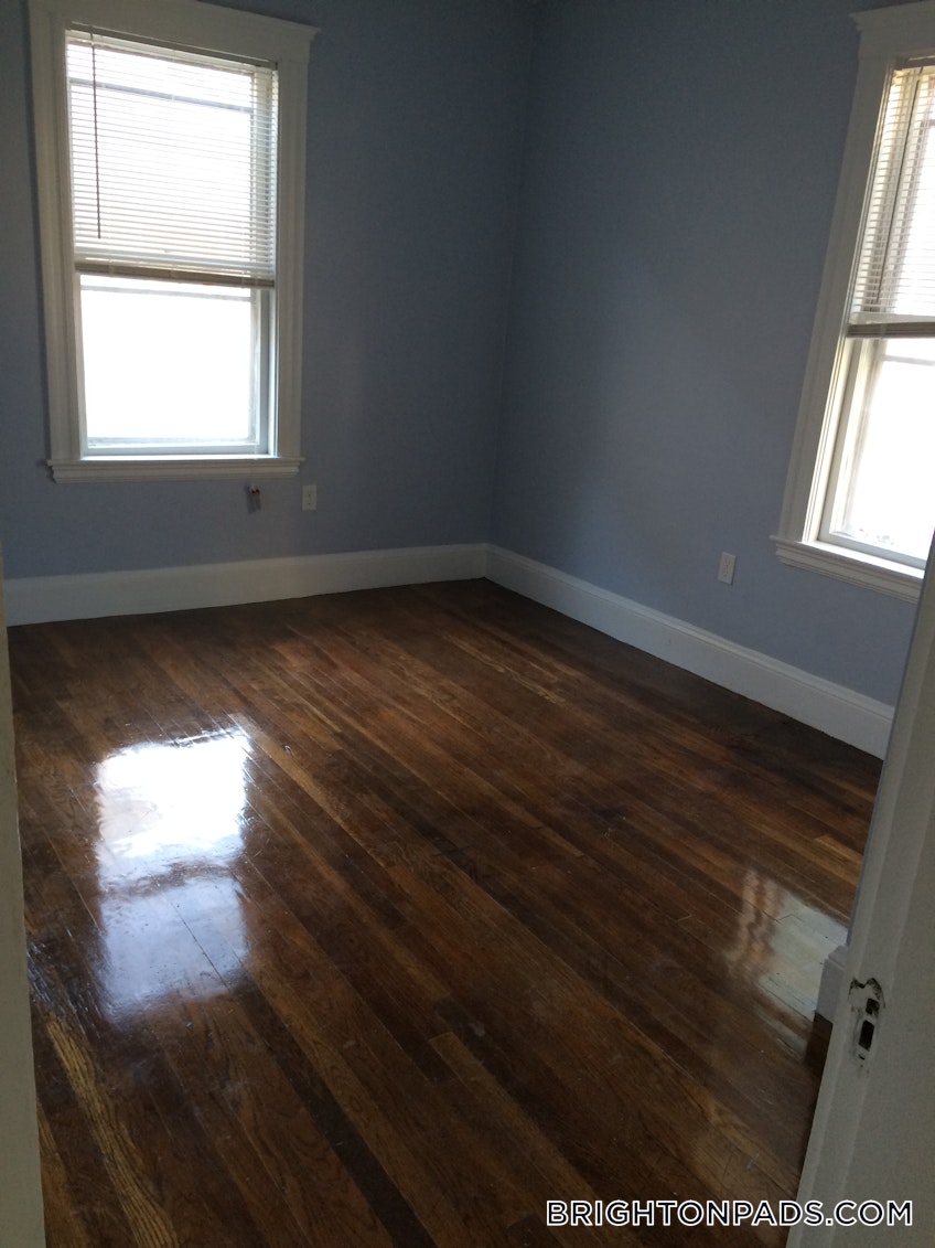 Boston - $3,100 /month