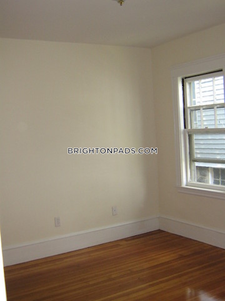 Hunnewell Ave. Boston picture 15