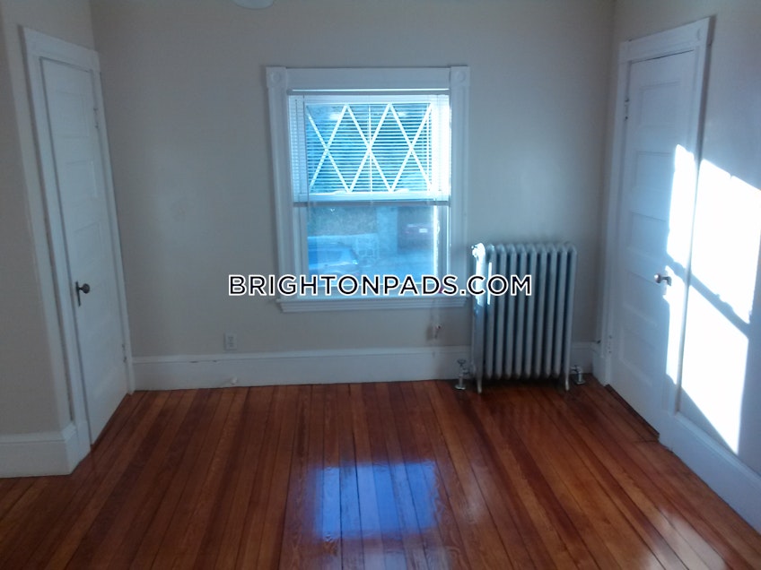 Boston - $4,900 /month