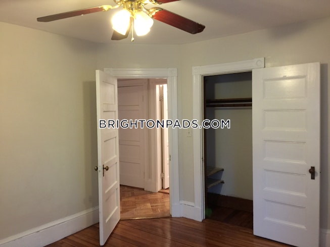 Boston - $4,900 /mo