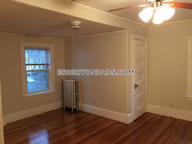 Boston - $4,900 /mo