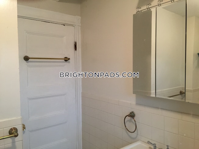 Boston - $4,900 /mo