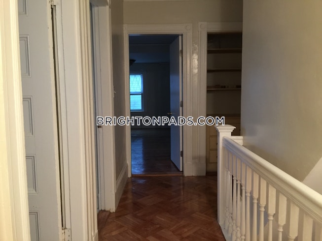 Boston - $4,900 /mo