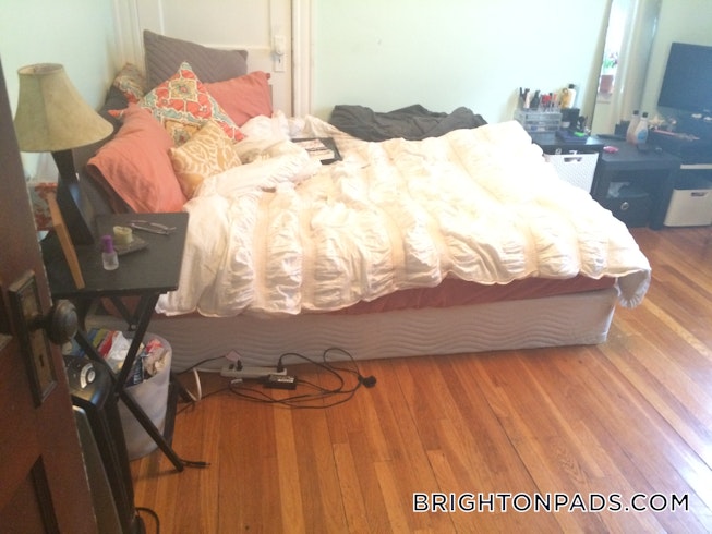 Boston - $3,000 /mo