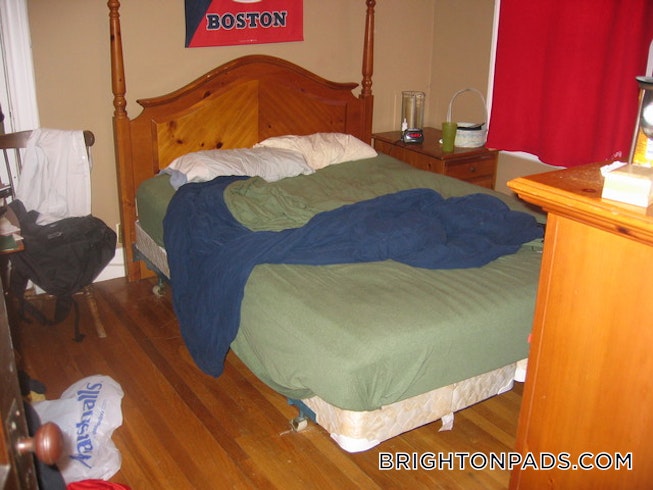 Boston - $2,950 /mo