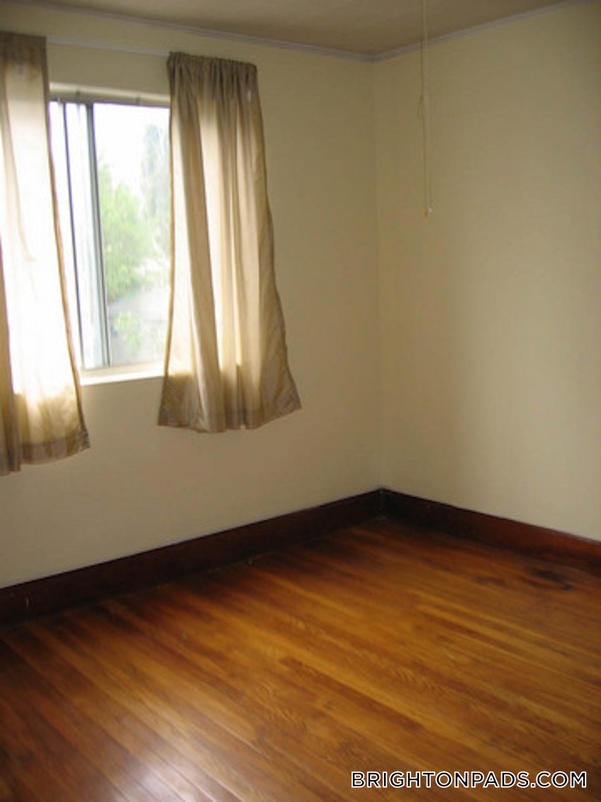 Boston - $3,000 /month