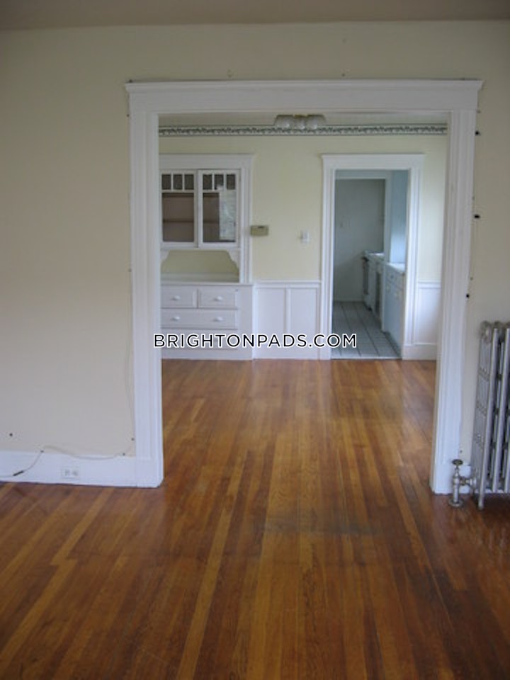 Beechcroft St. Boston picture 13