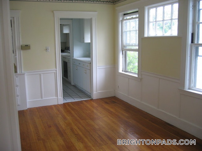 Boston - $3,000 /mo