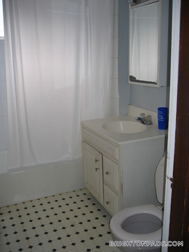 Boston - $3,000 /mo