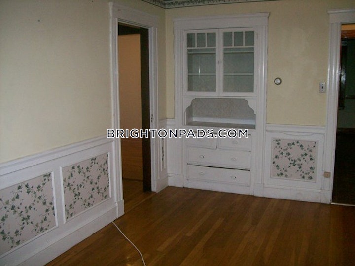 Beechcroft St. Boston picture 19