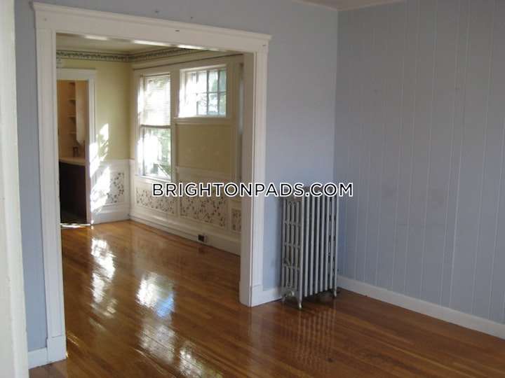 Beechcroft St. Boston picture 14