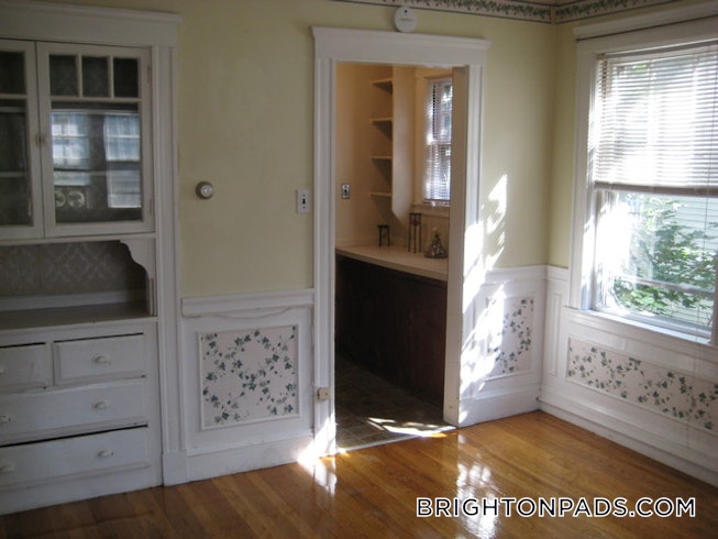 Boston - $2,950 /mo