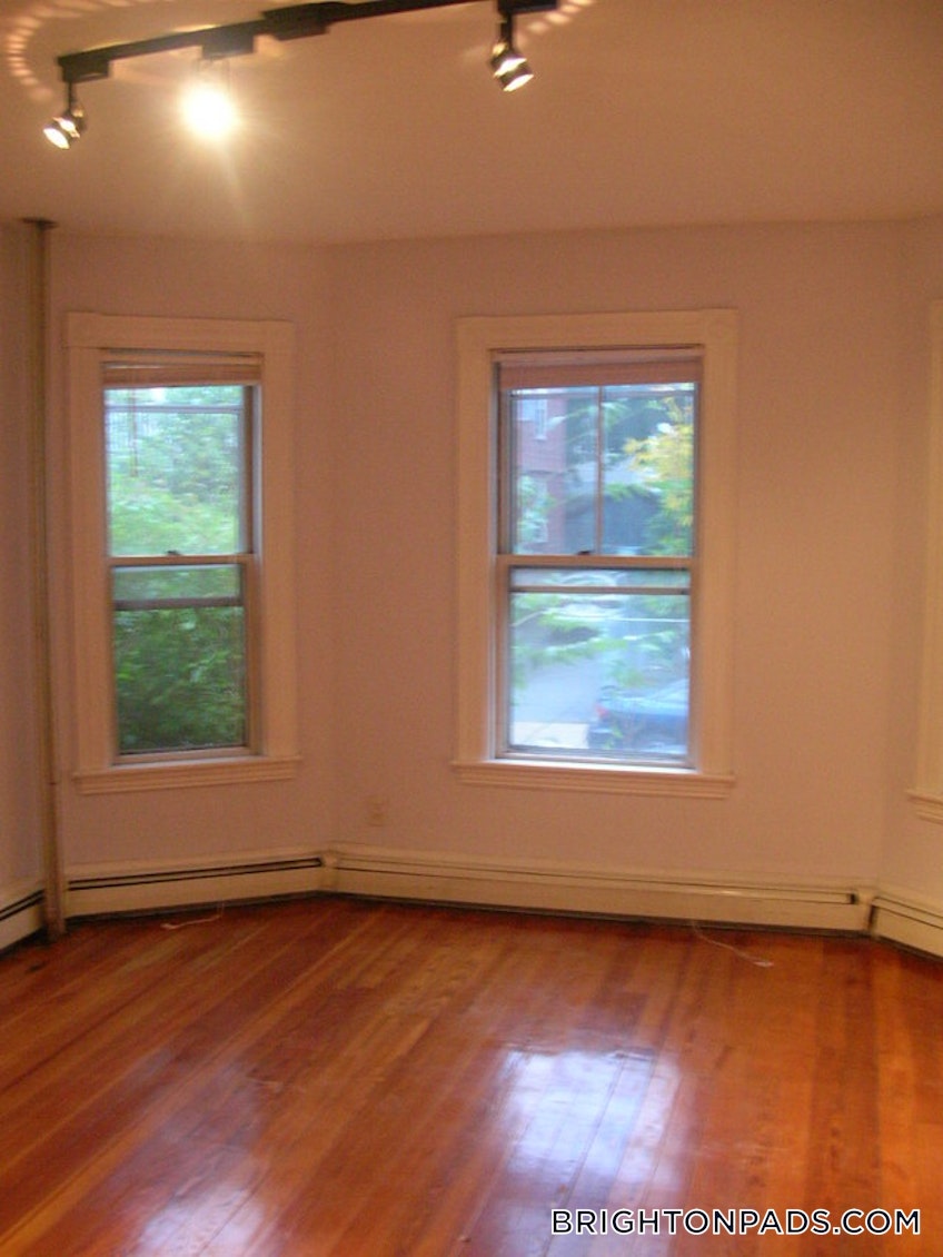 Boston - $3,000 /month