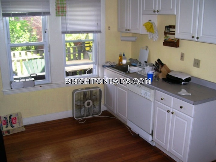 brighton-apartment-for-rent-4-bedrooms-2-baths-boston-4000-4893648 