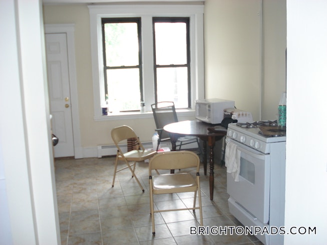 Boston - $4,200 /mo