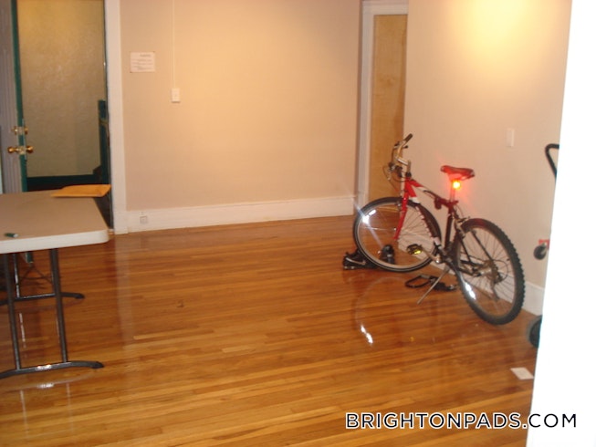 Boston - $4,200 /mo