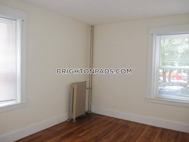 Boston - $2,800 /mo