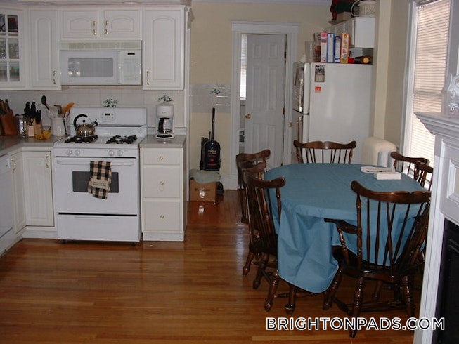 Boston - $4,100 /mo