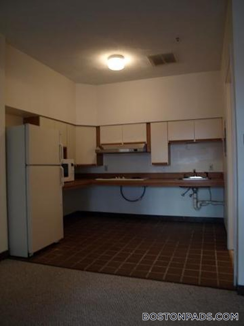 Boston - $3,300 /month