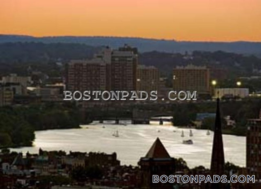 Boston - $3,972 /month