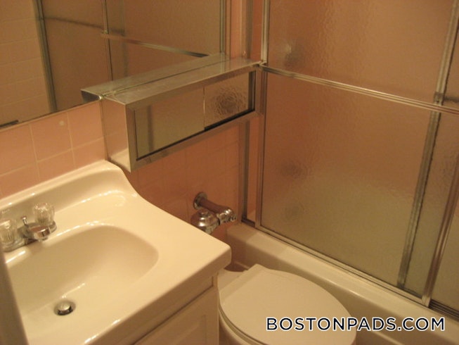 Boston - $3,225 /mo