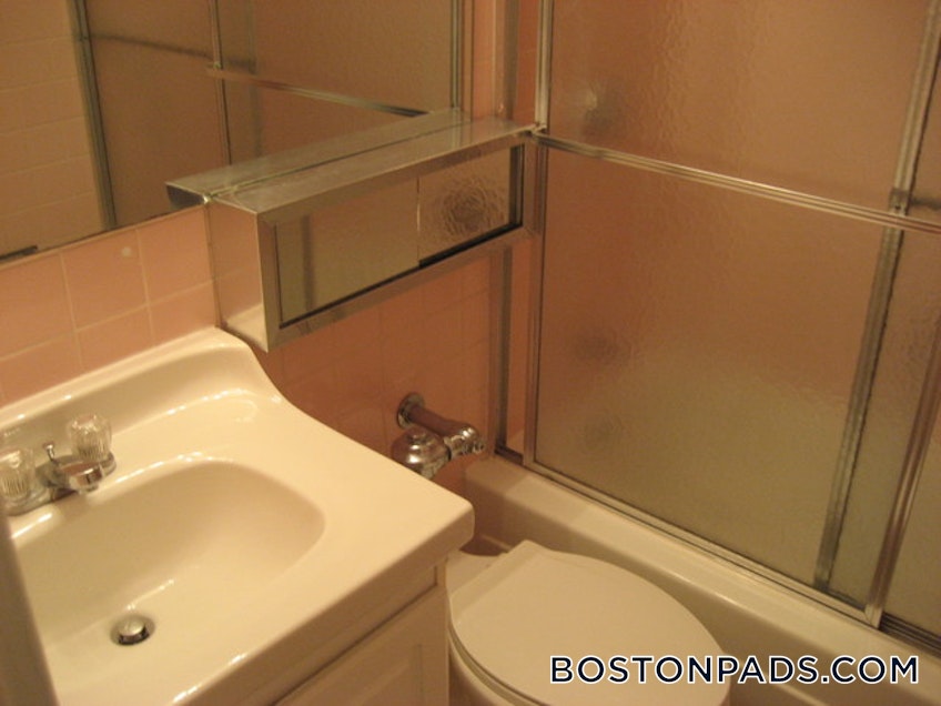 Boston - $3,225 /month