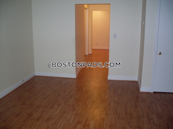 Boston - $2,500 /mo