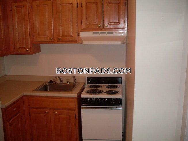 Boston - $2,500 /mo