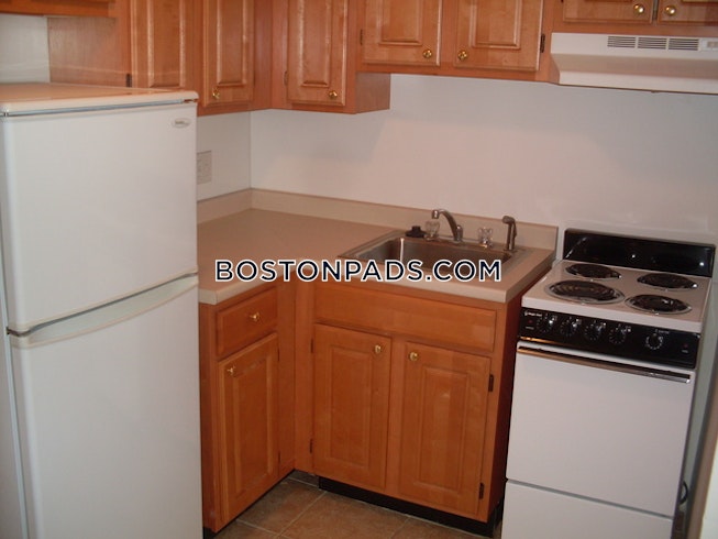 Boston - $2,500 /mo