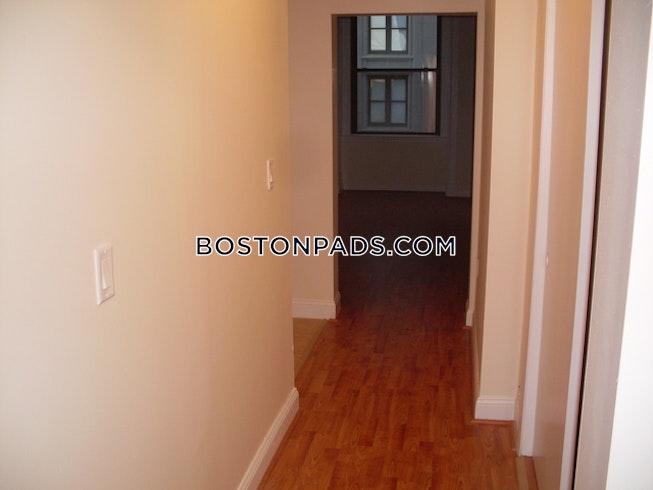 Boston - $2,500 /mo