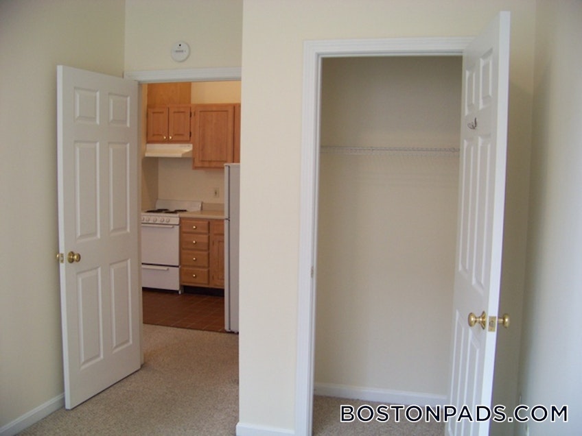 Boston - $2,700 /month