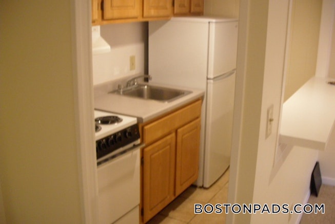 Boston - $2,900 /mo