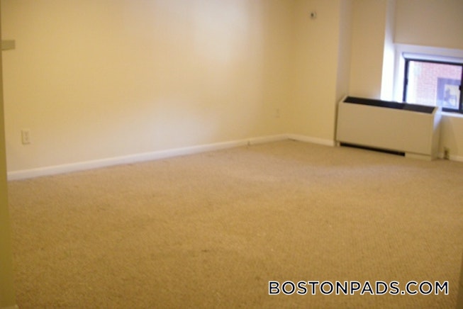 Boston - $2,900 /mo